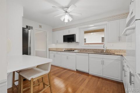 Tiny photo for 9 Morwood Lane, Creve Coeur, MO 63141 (MLS # 26008972)