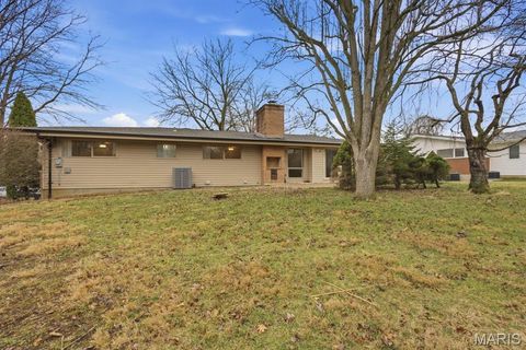 Tiny photo for 9 Morwood Lane, Creve Coeur, MO 63141 (MLS # 26008972)