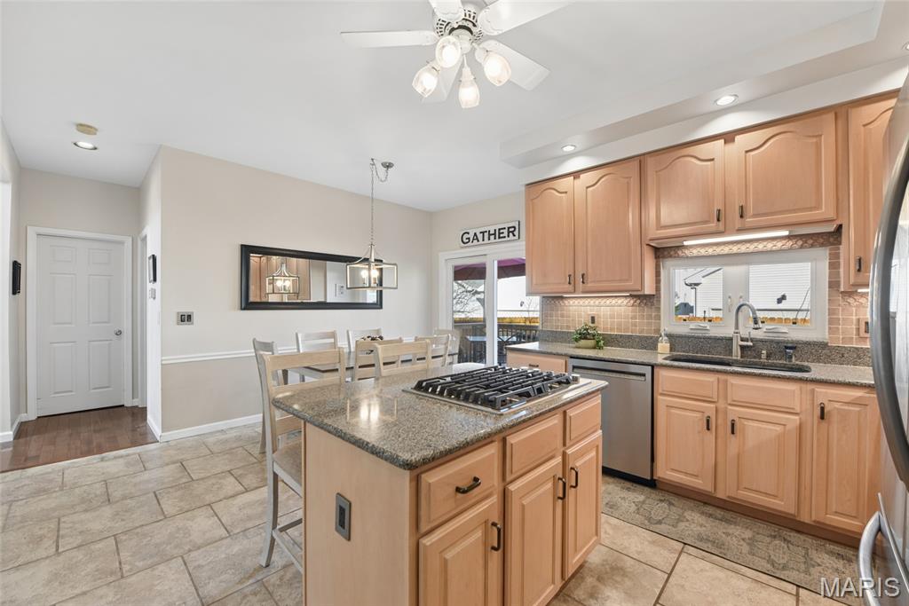 Village Of University Place 3 The - Residential