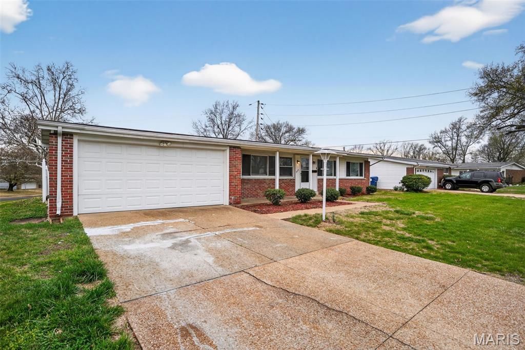 Photo of 2670 Northridge Place, Florissant, MO 63033 (MLS # 26019509)