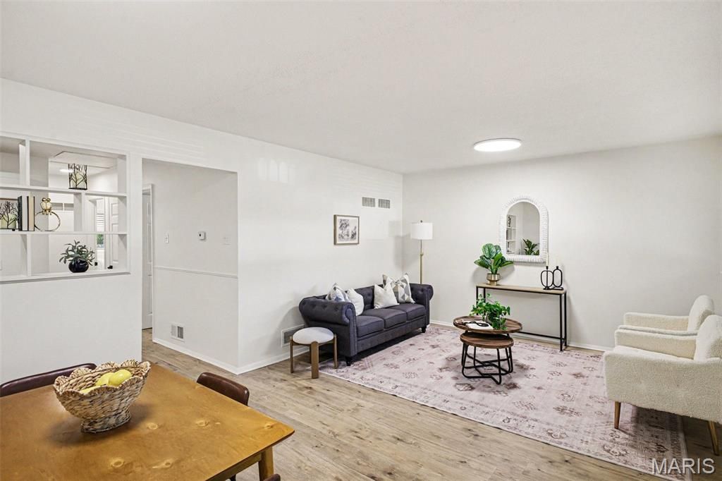 Photo of 10401 Lilac Avenue, St Louis, MO 63137 (MLS # 26026005)