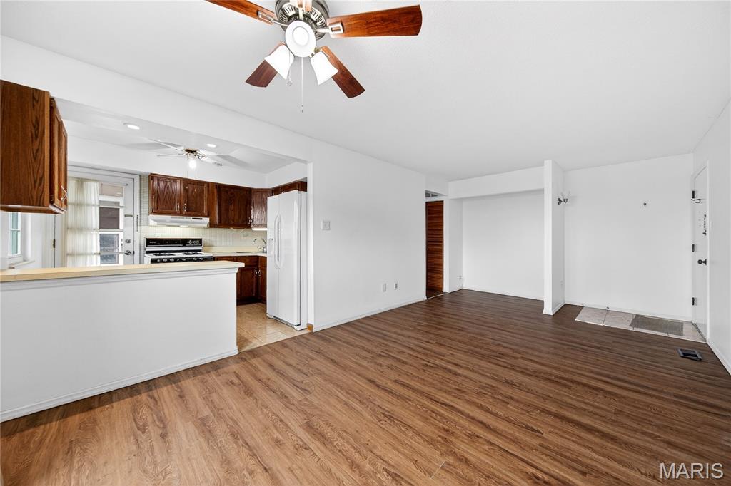 Leisure Village Condo - Residential