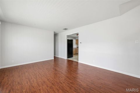 Tiny photo for 207 Scenic Drive, Elsberry, MO 63343 (MLS # 26015317)