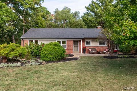 Photo of 1889 N Signal Hills Drive, Kirkwood, MO 63122 (MLS # 25066963)