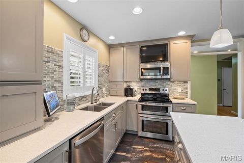 Tiny photo for 1889 N Signal Hills Drive, Kirkwood, MO 63122 (MLS # 25066963)