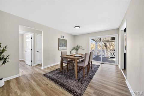 Tiny photo for 370 Marywood Court, Ballwin, MO 63021 (MLS # 26008950)