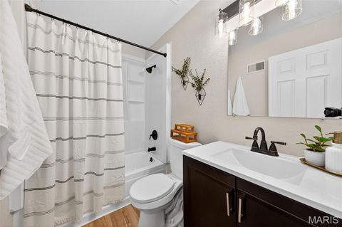 Tiny photo for 370 Marywood Court, Ballwin, MO 63021 (MLS # 26008950)