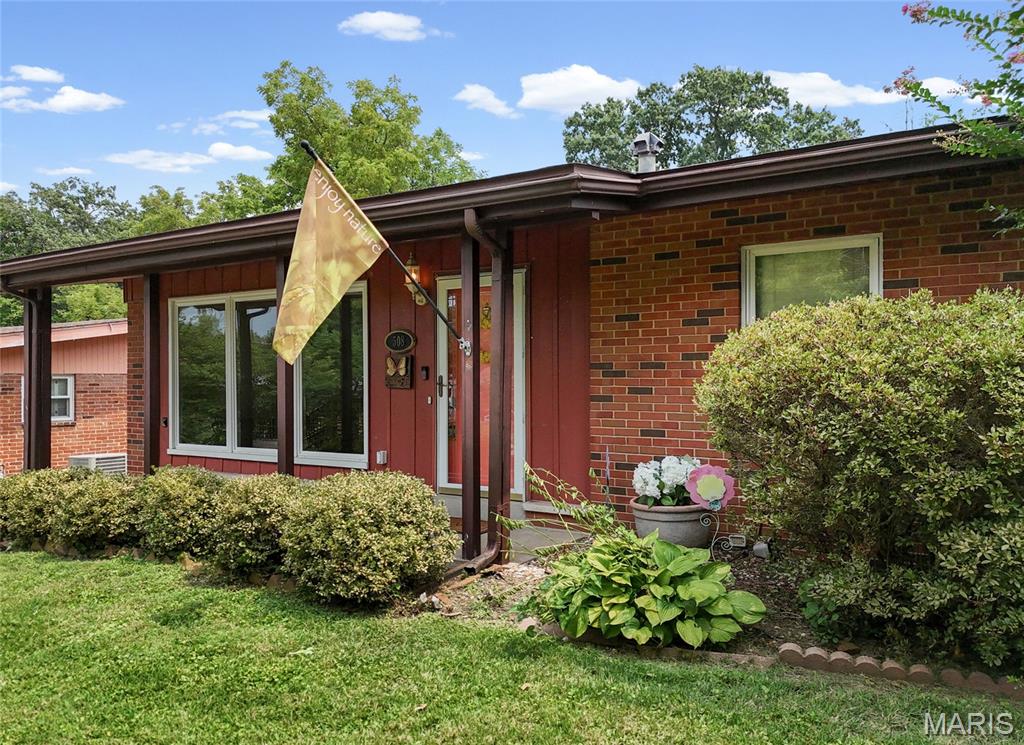 Photo of 508 Crestvale Drive, St Louis, MO 63119 (MLS # 26024080)