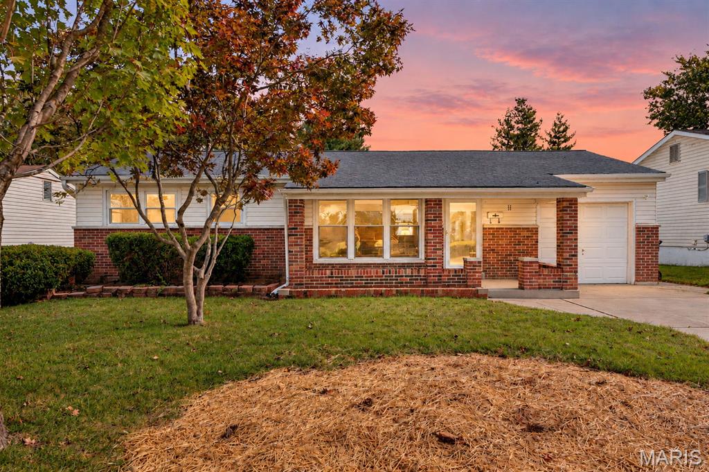 Photo of 11 Montclair Court, Florissant, MO 63033 (MLS # 26067859)