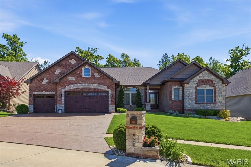 Photo of 528 Elm Creek Drive, Wentzville, MO 63385 (MLS # 26025585)
