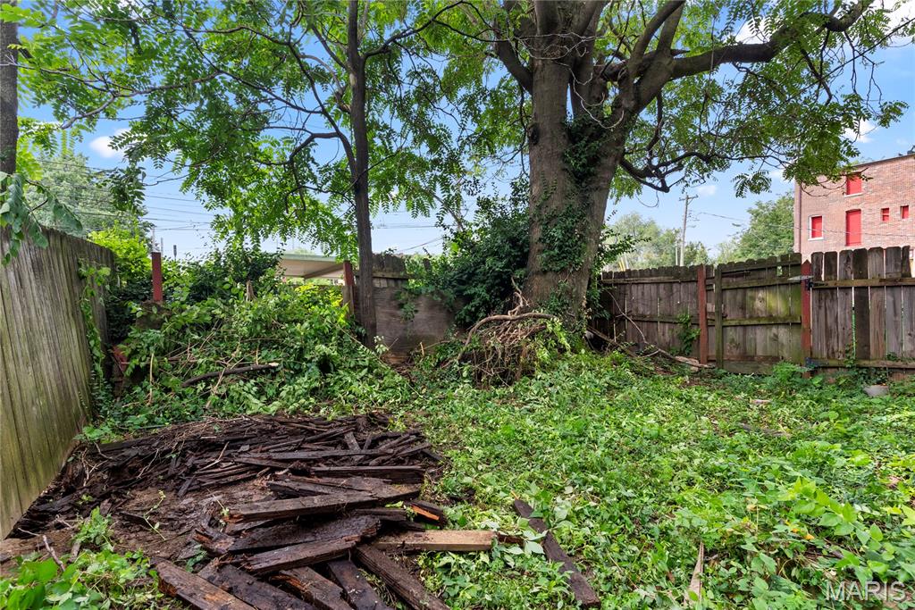 Labraures Add - Residential