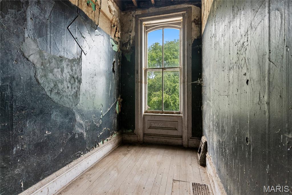 Labraures Add - Residential