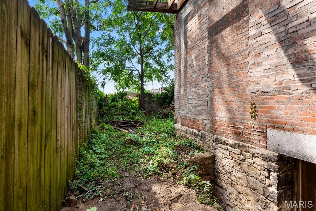 Labraures Add - Residential