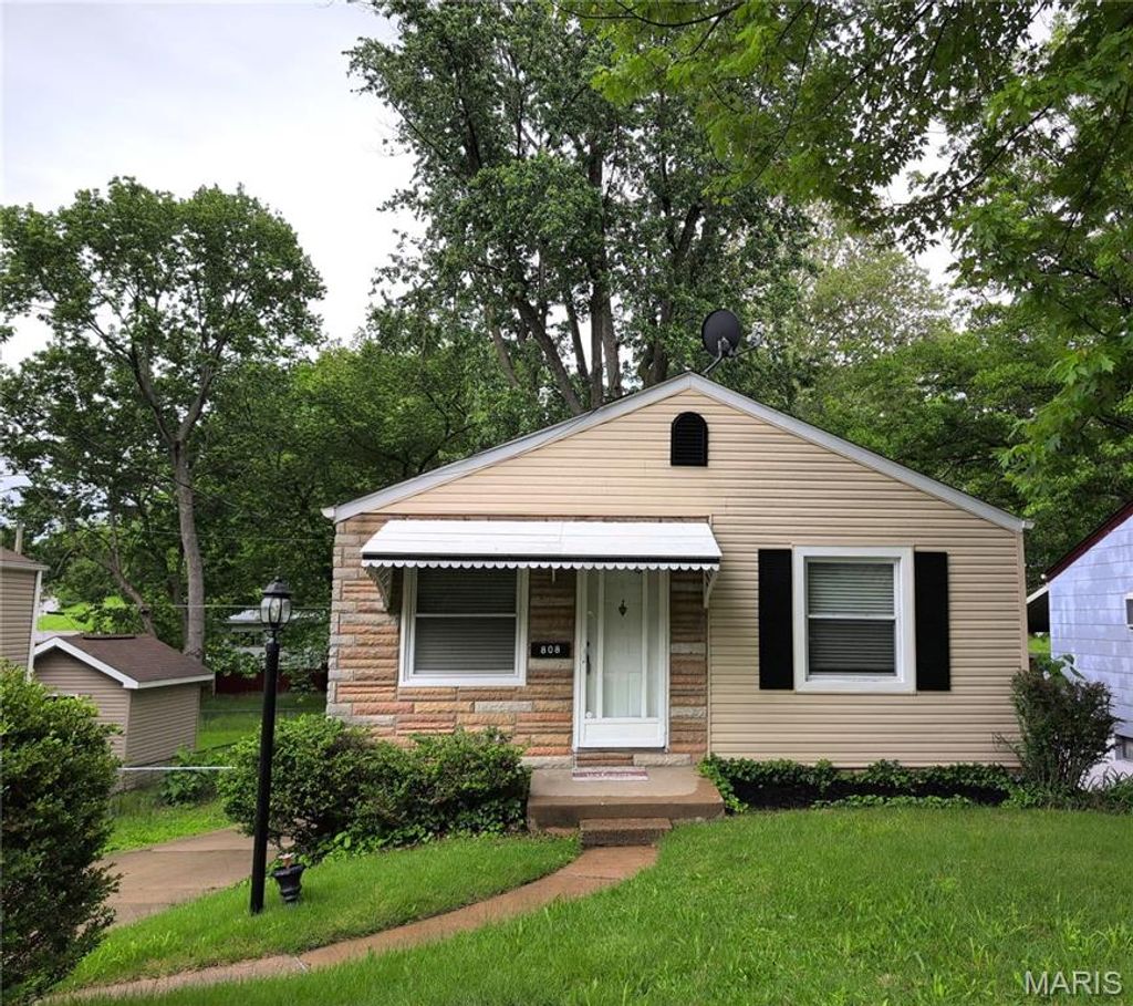 Photo of 808 Arline Avenue, Ferguson, MO 63135 (MLS # 26028196)