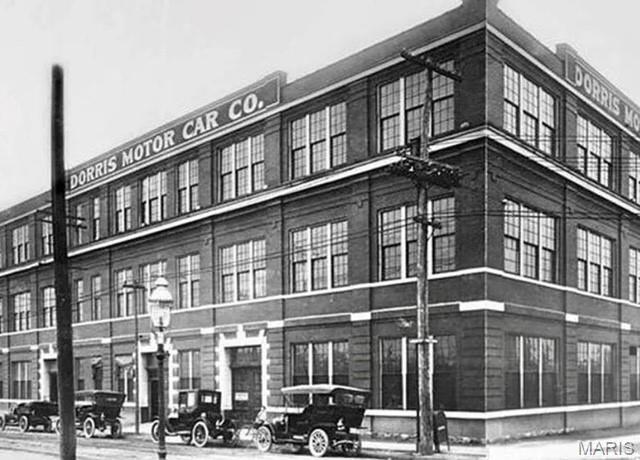 Dorris Loft Condos - Residential