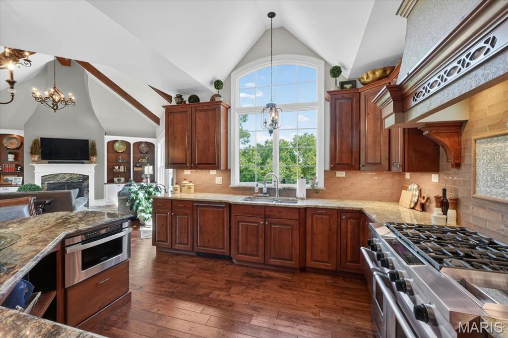 Chesterfield, Missouri, 63005, United States, 4 Bedrooms Bedrooms, ,7 BathroomsBathrooms,Residential,Active,2051969