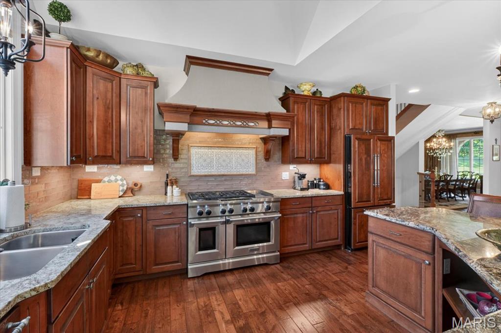 Chesterfield, Missouri, 63005, United States, 4 Bedrooms Bedrooms, ,7 BathroomsBathrooms,Residential,Active,2051969