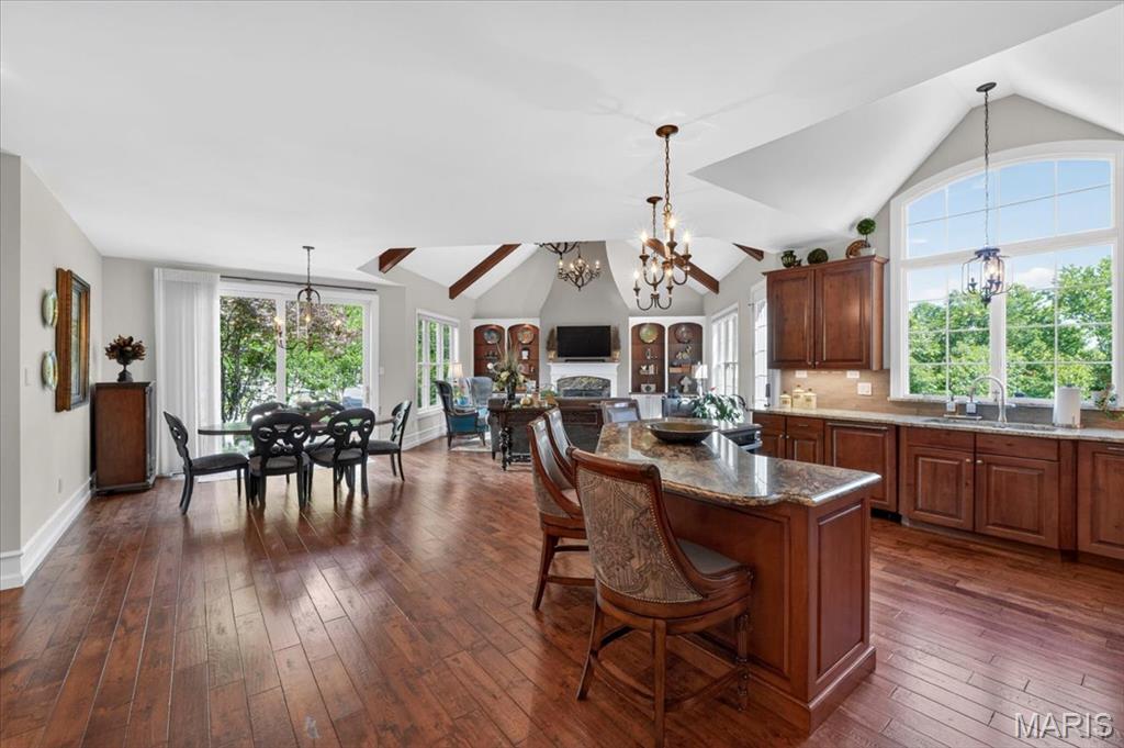 Chesterfield, Missouri, 63005, United States, 4 Bedrooms Bedrooms, ,7 BathroomsBathrooms,Residential,Active,2051969