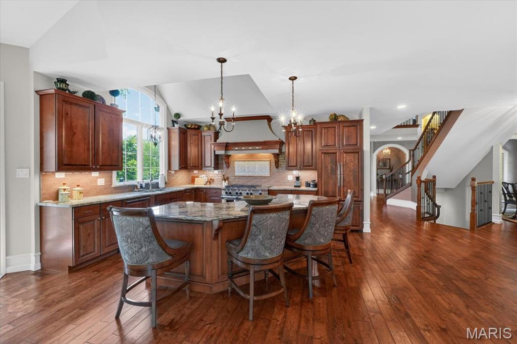 Chesterfield, Missouri, 63005, United States, 4 Bedrooms Bedrooms, ,7 BathroomsBathrooms,Residential,Active,2051969