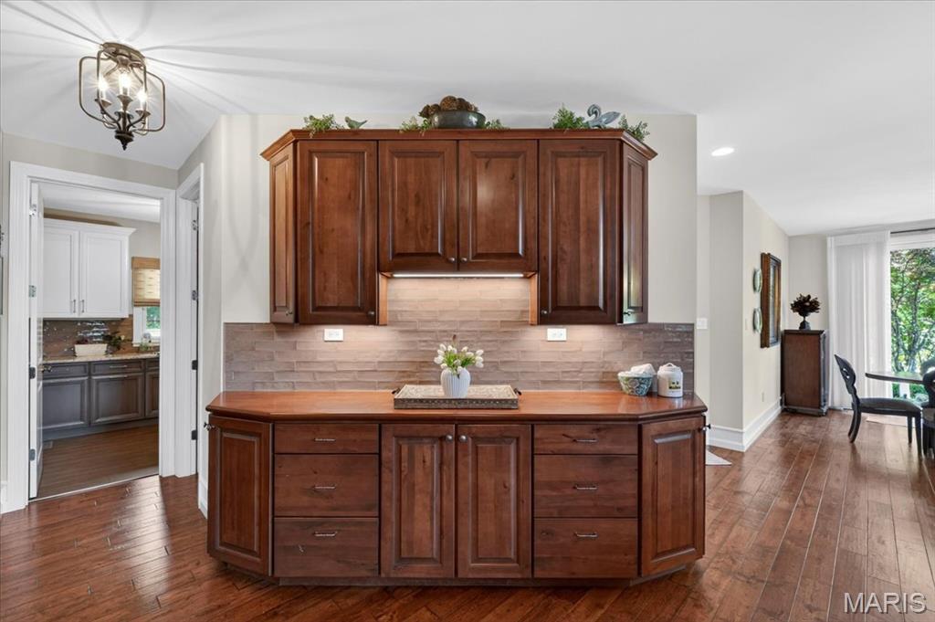 Chesterfield, Missouri, 63005, United States, 4 Bedrooms Bedrooms, ,7 BathroomsBathrooms,Residential,Active,2051969