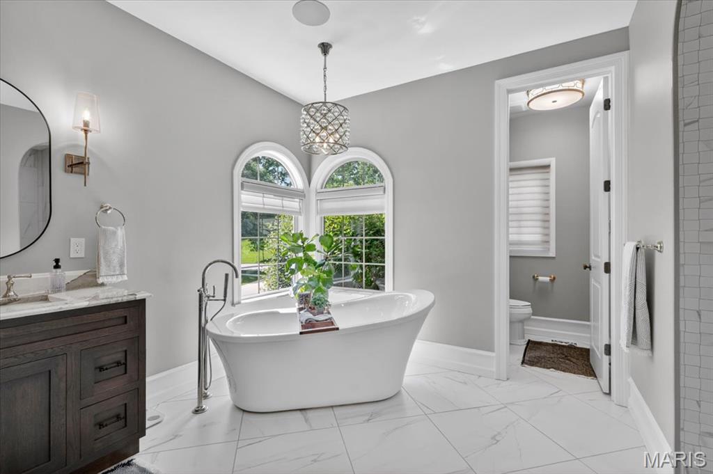 Chesterfield, Missouri, 63005, United States, 4 Bedrooms Bedrooms, ,7 BathroomsBathrooms,Residential,Active,2051969