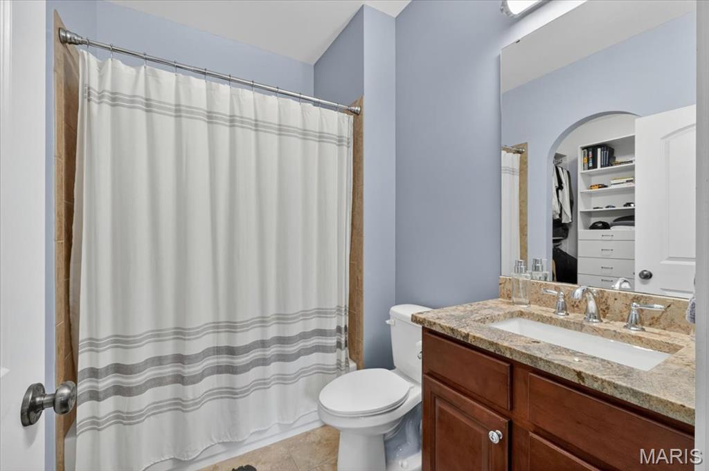 Chesterfield, Missouri, 63005, United States, 4 Bedrooms Bedrooms, ,7 BathroomsBathrooms,Residential,Active,2051969