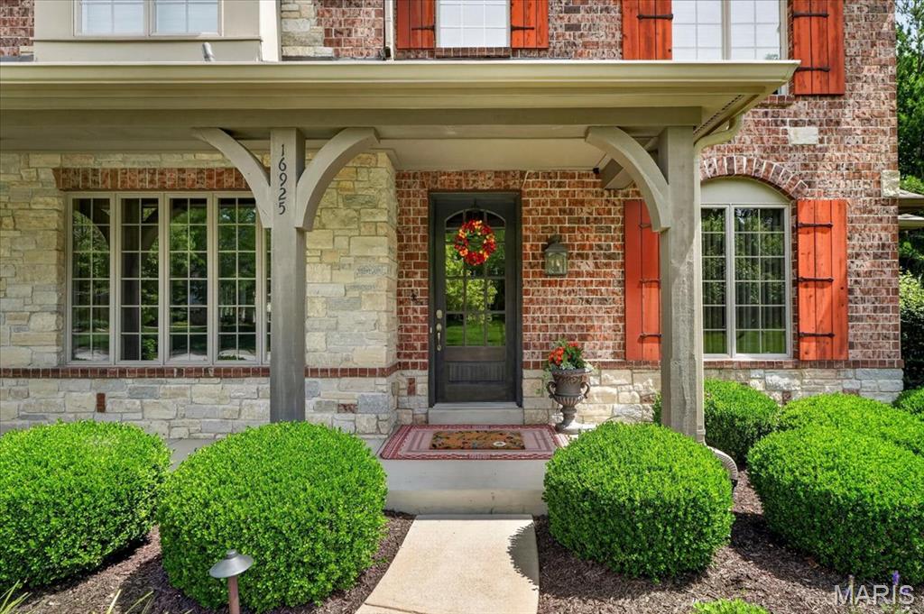Chesterfield, Missouri, 63005, United States, 4 Bedrooms Bedrooms, ,7 BathroomsBathrooms,Residential,Active,2051969