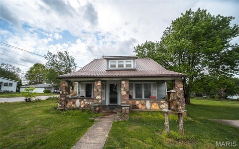 Photo of 705 E Gibbs Street, Salem, MO 65560 (MLS # 26023907)