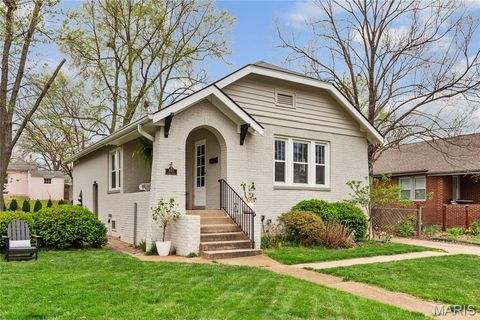 Tiny photo for 1027 Curran Avenue, Kirkwood, MO 63122 (MLS # 26023456)