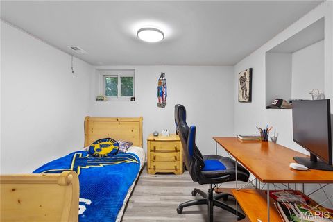 Tiny photo for 1027 Curran Avenue, Kirkwood, MO 63122 (MLS # 26023456)