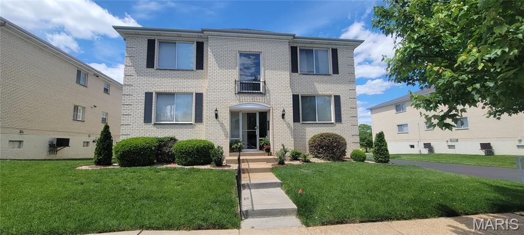 Photo of 12587 Chardin Place #4, St Louis, MO 63128 (MLS # 26026291)