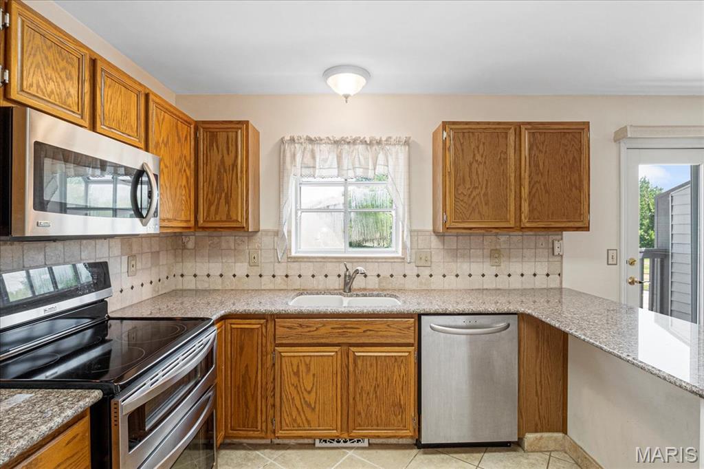 Sherman Meadows Twnhms #4G - Residential