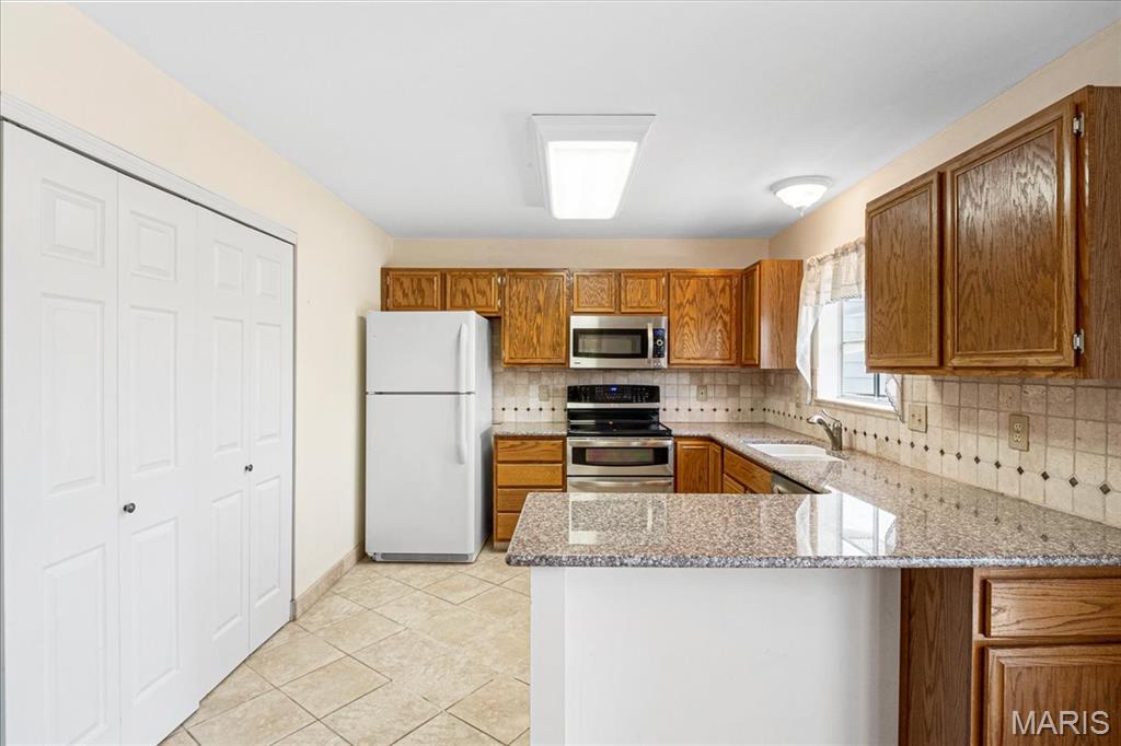 Sherman Meadows Twnhms #4G - Residential