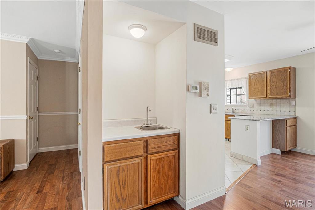 Sherman Meadows Twnhms #4G - Residential