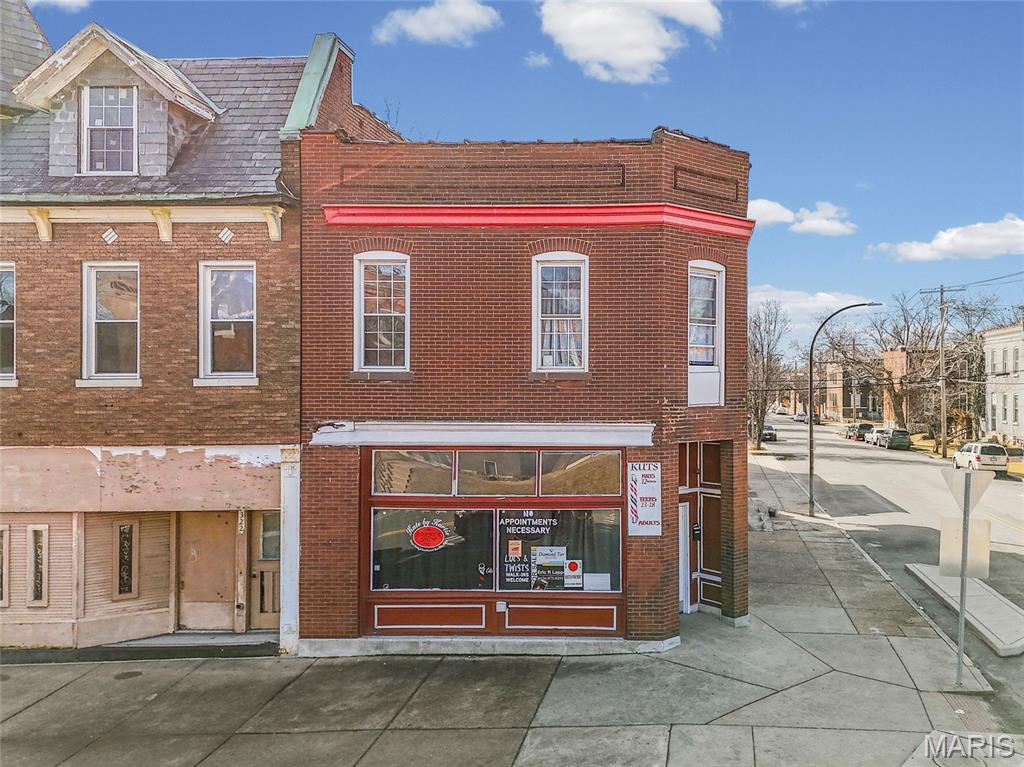 3328 Chippewa Street