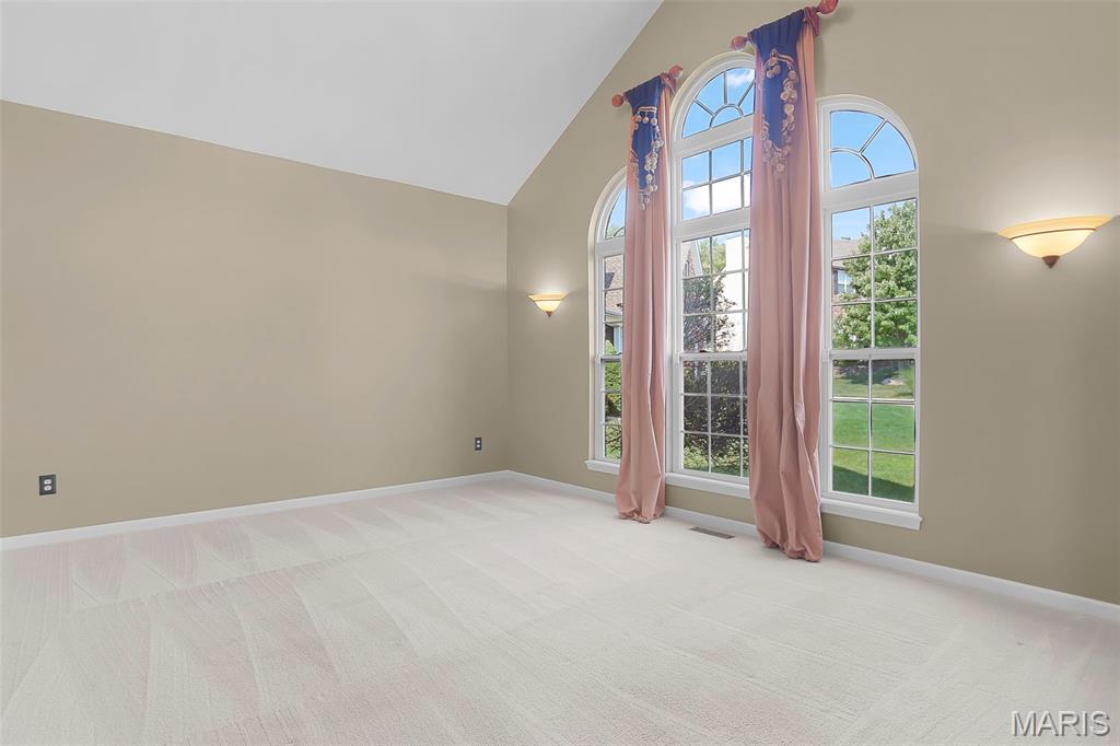 6 Crestwyck Court