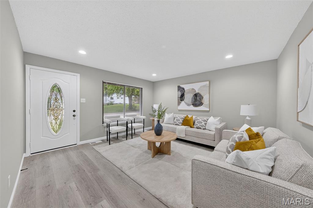 6803 Foxbend Court