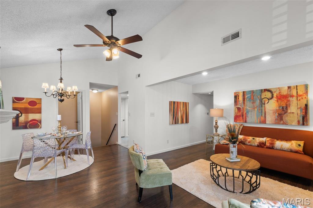 Brentwood Forest Condo Ph Eight - Residential