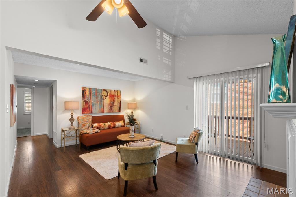 Brentwood Forest Condo Ph Eight - Residential