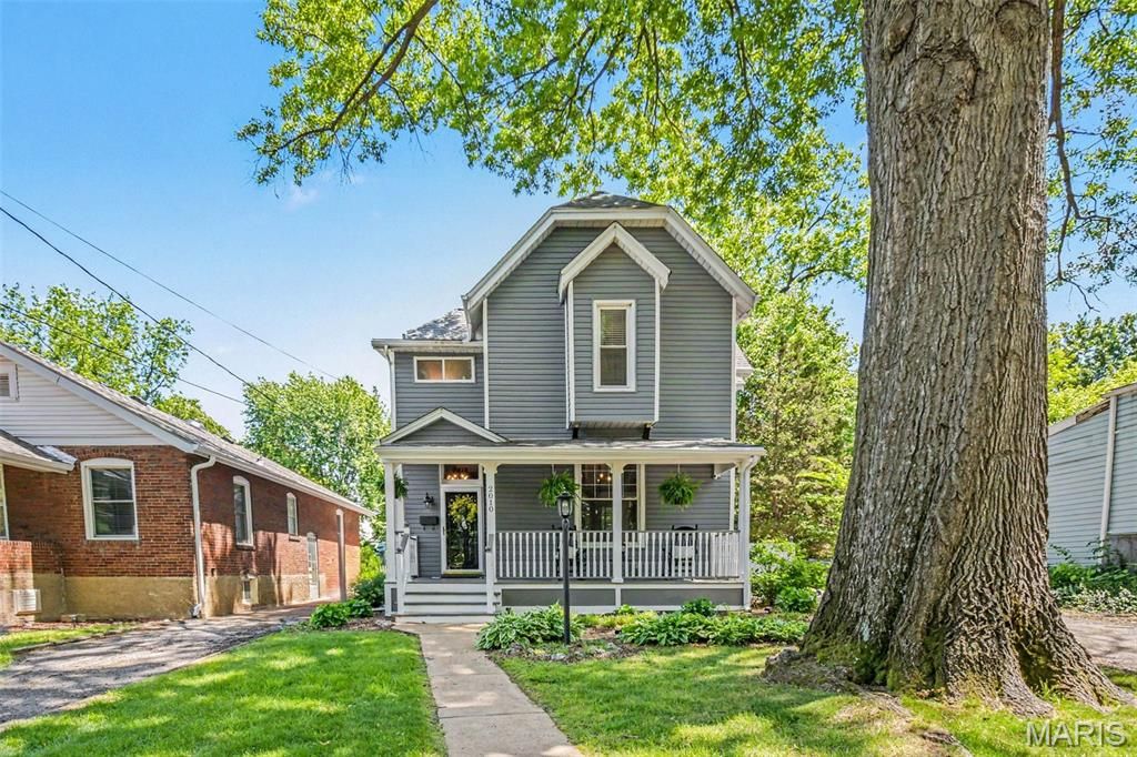 Photo of 2010 Blendon Place, St Louis, MO 63143 (MLS # 26028570)