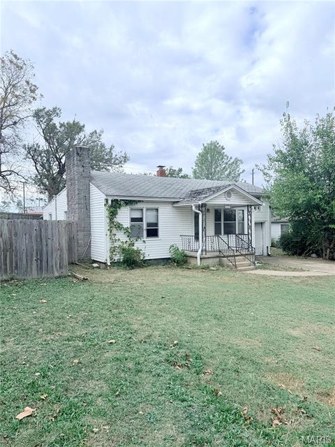 Tiny photo for 106 Cedar Crest Drive, Lebanon, MO 65536 (MLS # 26068992)
