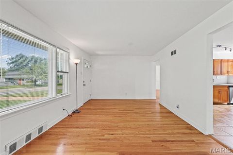 Tiny photo for 9826 Lullaby Lane, St Louis, MO 63114 (MLS # 26029706)
