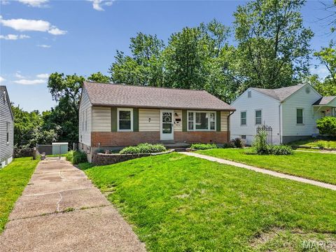 Tiny photo for 9826 Lullaby Lane, St Louis, MO 63114 (MLS # 26029706)