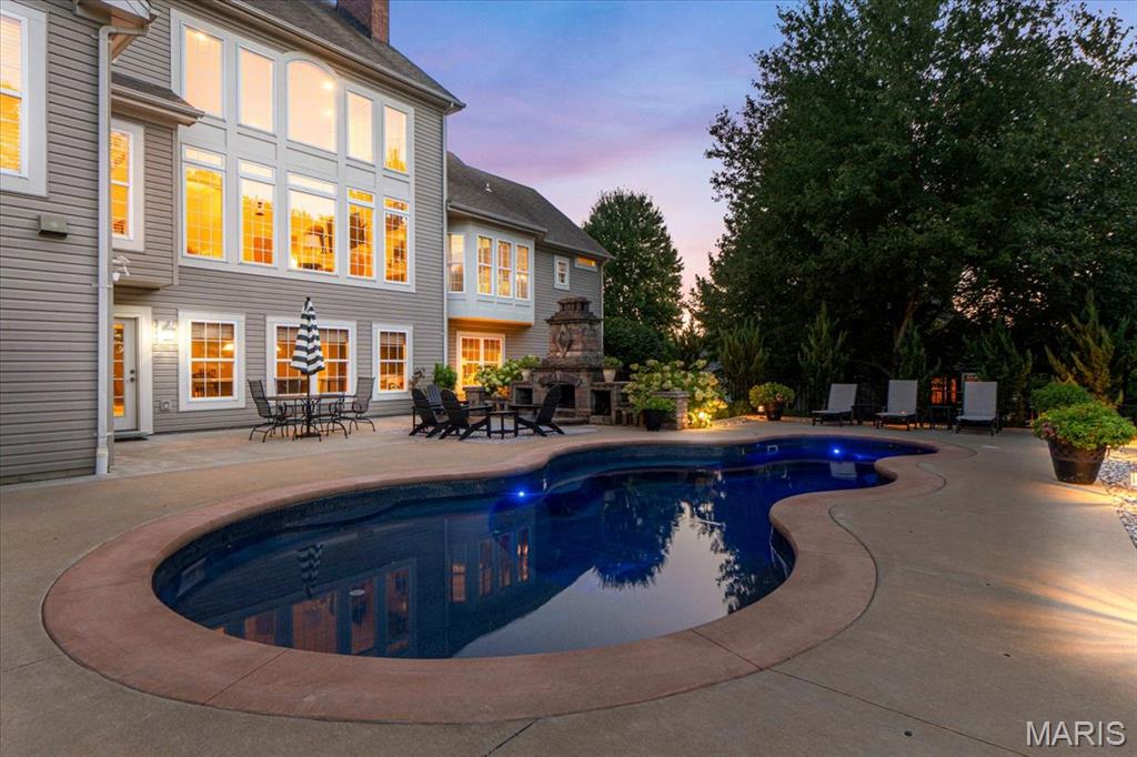 5 Barn Side Court