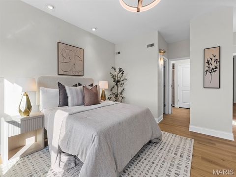 Tiny photo for 526 Sarah Lane #41, Creve Coeur, MO 63141 (MLS # 26003233)