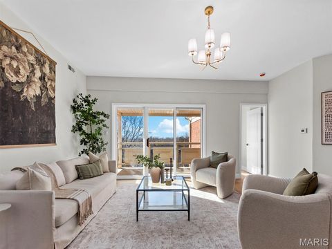 Tiny photo for 526 Sarah Lane #41, Creve Coeur, MO 63141 (MLS # 26003233)