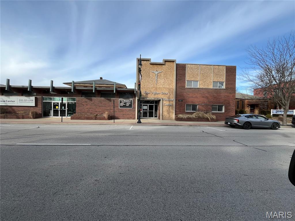 Photo 1 of 16 — 415 W Main Street, Collinsville, IL 62234