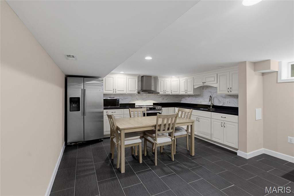Oakwood Manor - Residential