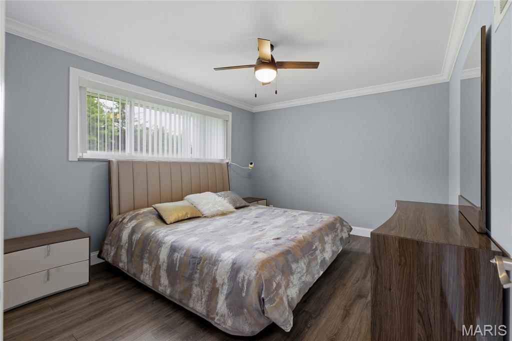 Oakwood Manor - Residential