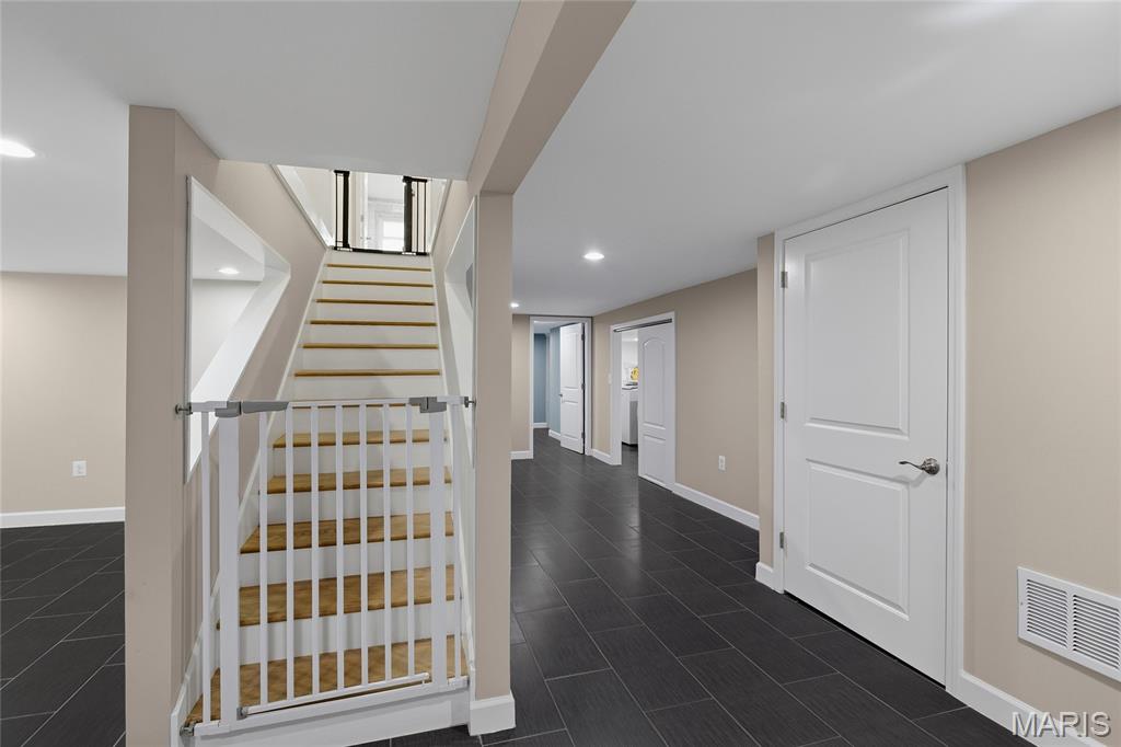 Oakwood Manor - Residential